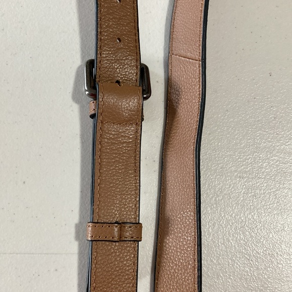 Brown buckle carry on strap. - Picture 5 of 8